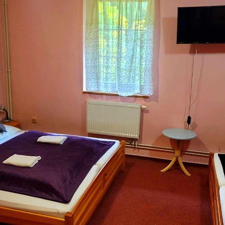 Hotel Saentis Komorní Lhotka 外观 照片