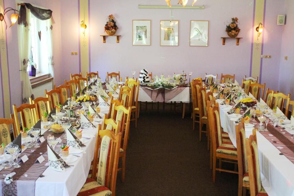 Hotel Saentis Komorní Lhotka 外观 照片